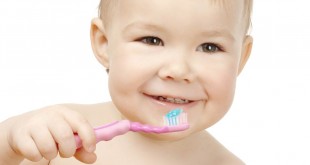 Bebe-cepilla-dientes