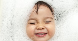 Bebé en el baño