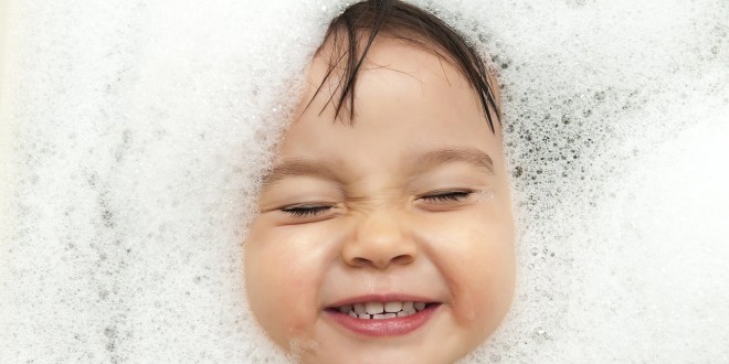 Bebé en el baño