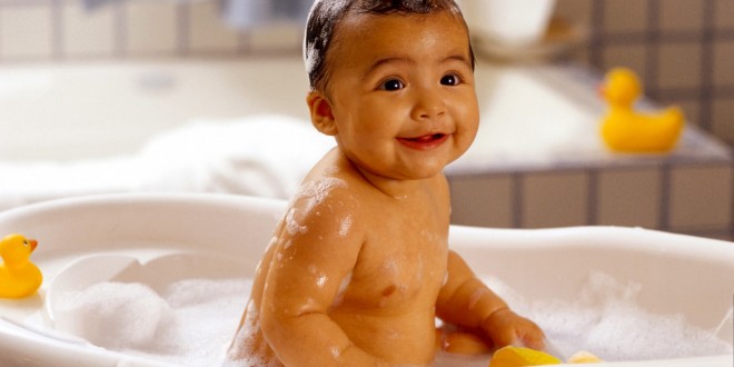 Top 5 de los básicos bio para la hora del baño de tu bebé