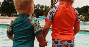 Bañador pañal antifugas bebé y camiseta anti UV protección solar Pop-in