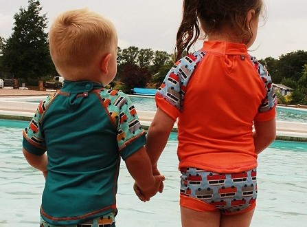 Bañador pañal antifugas bebé y camiseta anti UV protección solar Pop-in